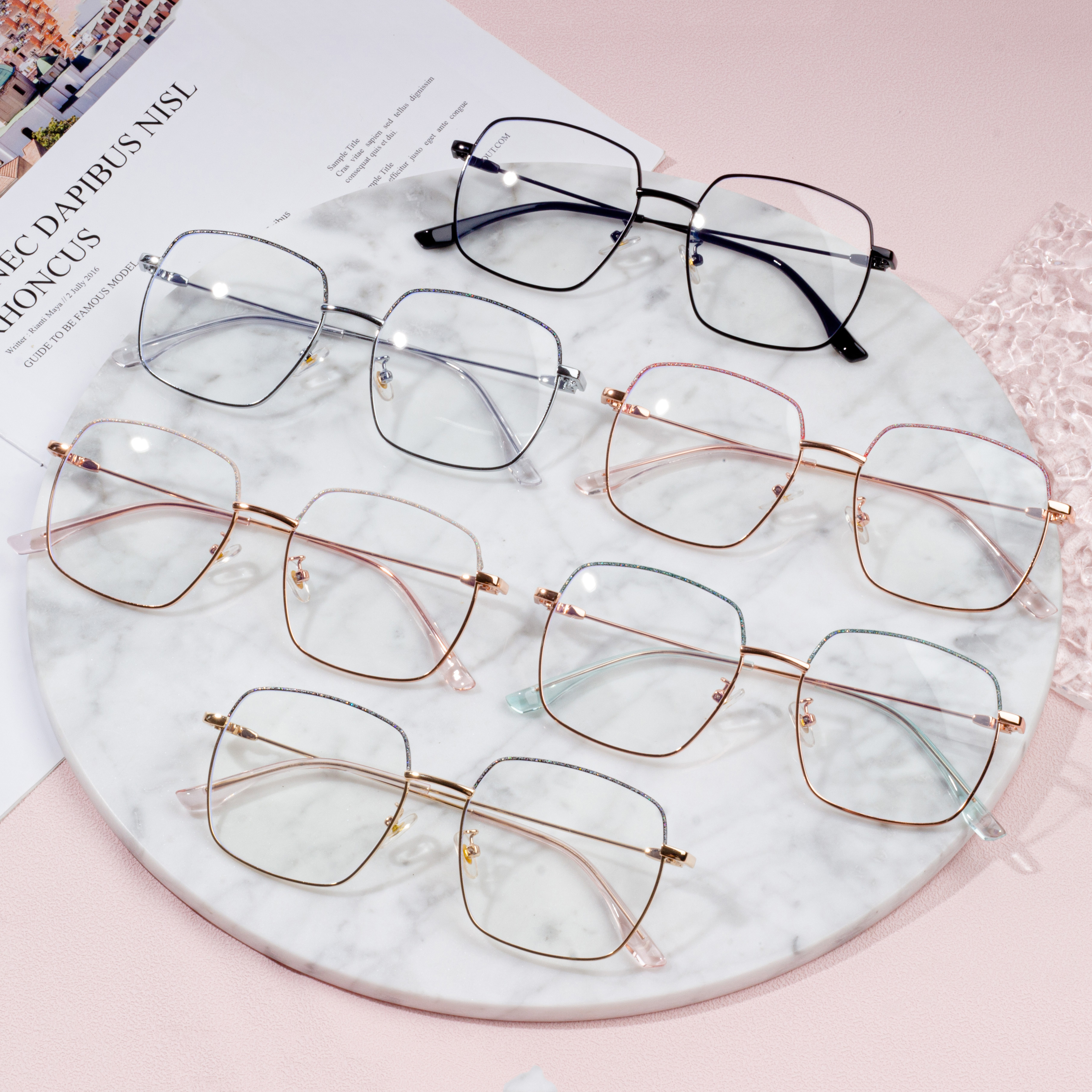 tervezői szemüvegkeretek