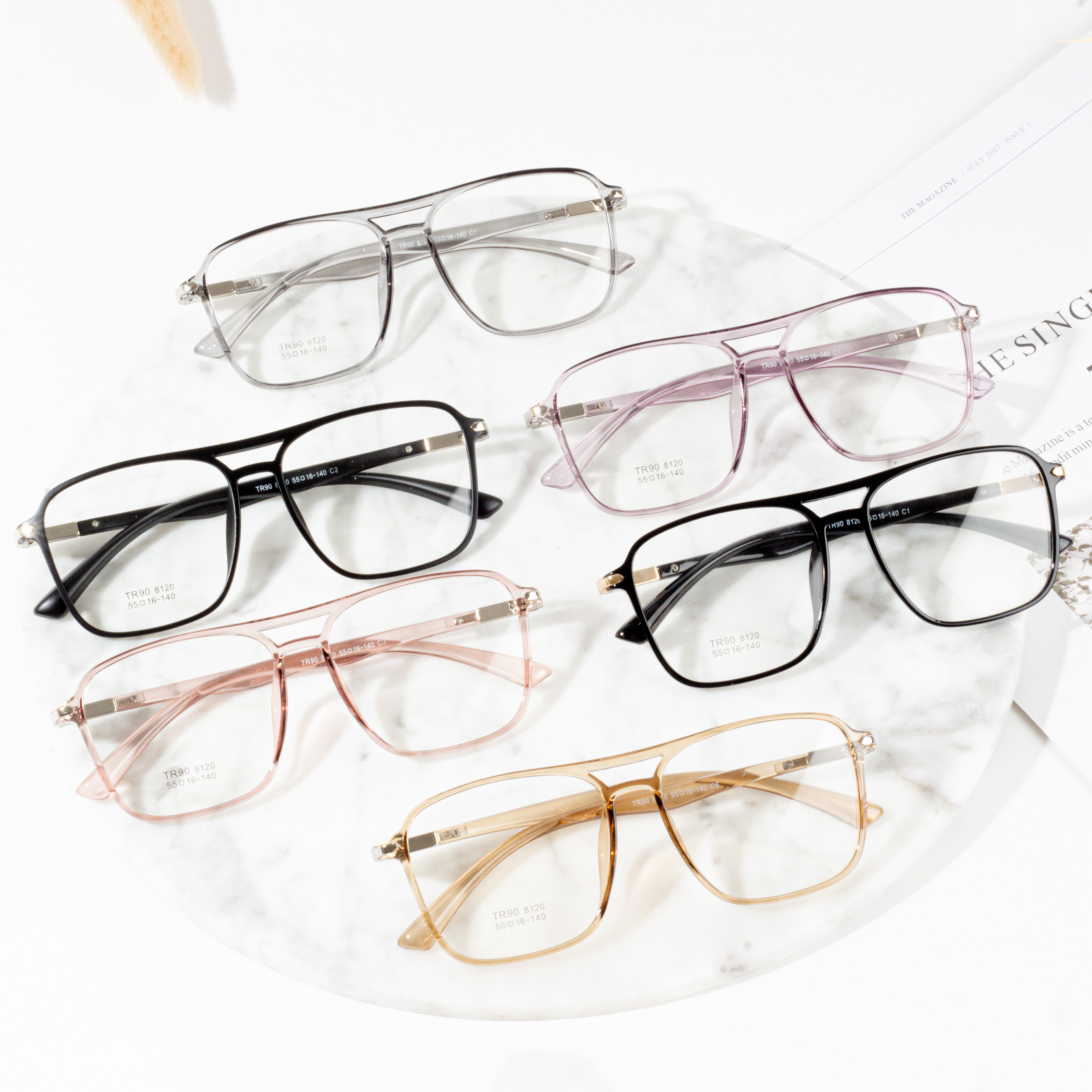 petite eyeglass thav duab