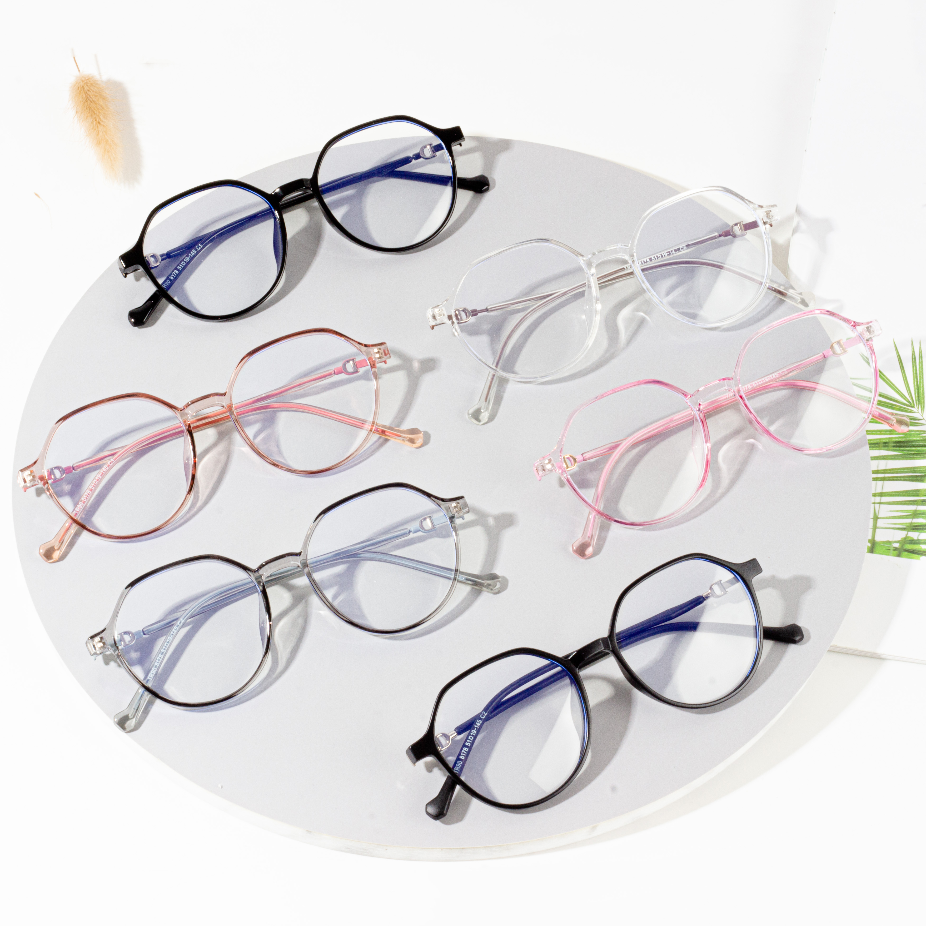 obľúbené dámske okuliarové rámy