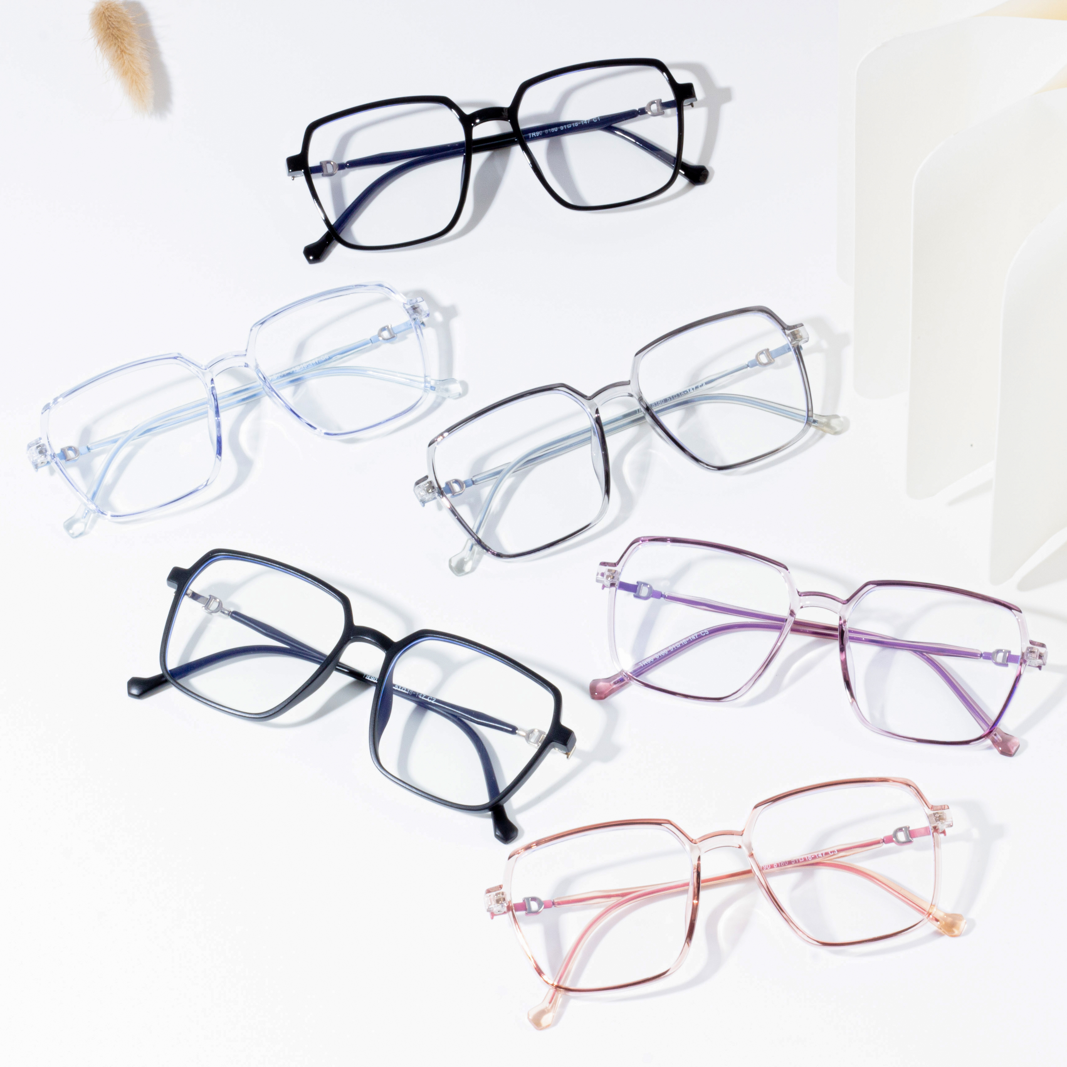 trendovski ženski okviri za naočale