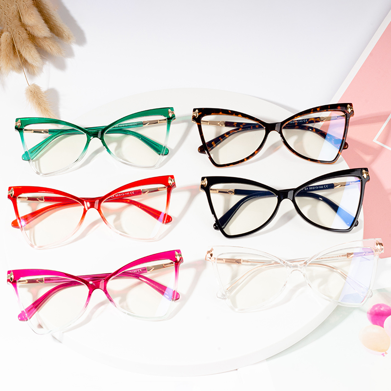 女性のためのデザイナー眼鏡フレーム
