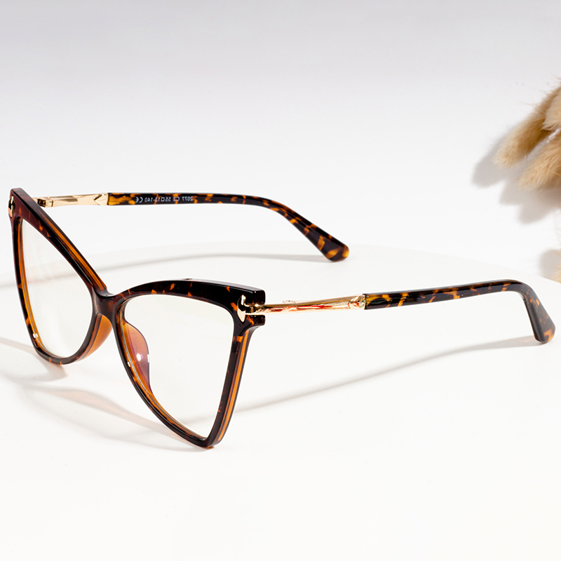 bingkai kacamata desainer untuk wanita