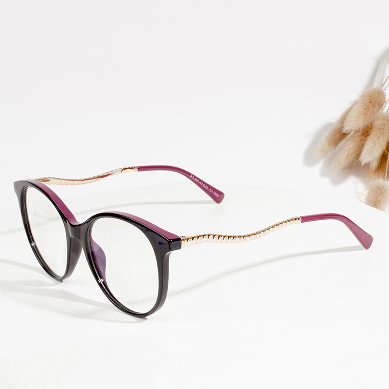 Brillenfassungen für kleine Frauen