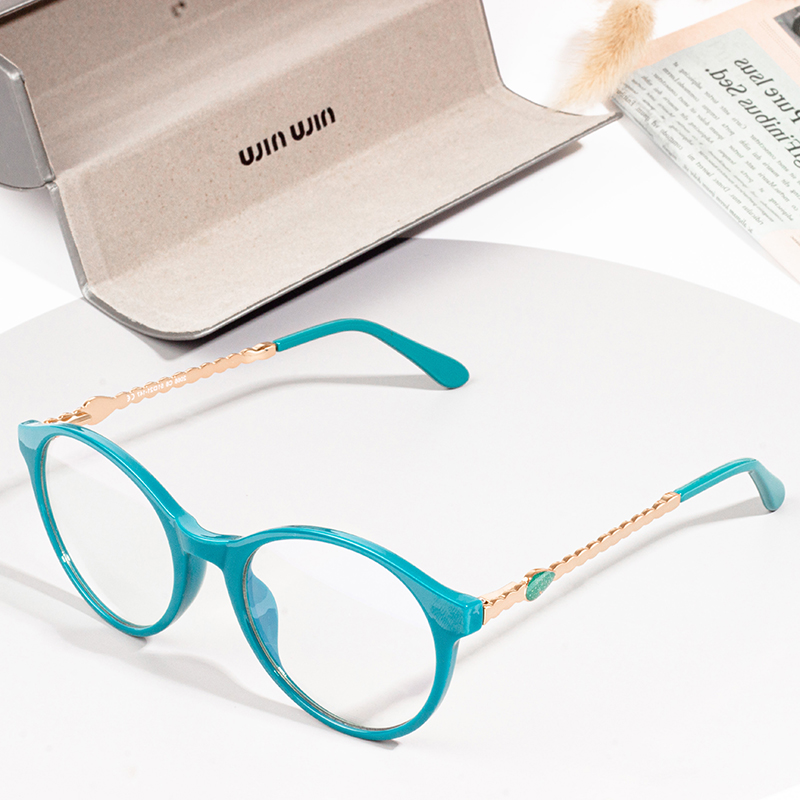 women designer eyeglass frames
